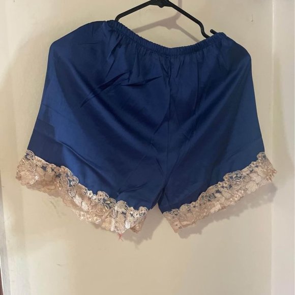 Vintage 4 piece night set :) - Picture 3 of 4